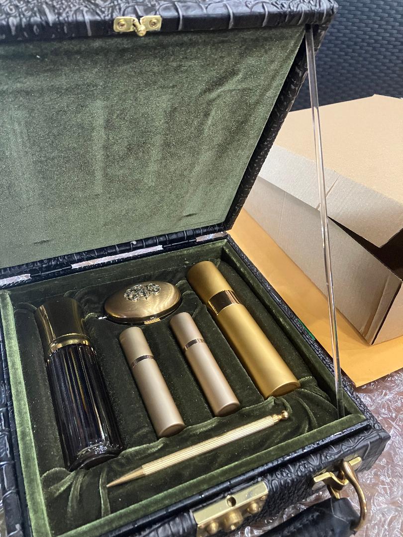 007-OHMSS Vanity Case rerplica (25).jpg