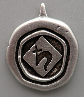 028 Saturn pendant 02.jpg