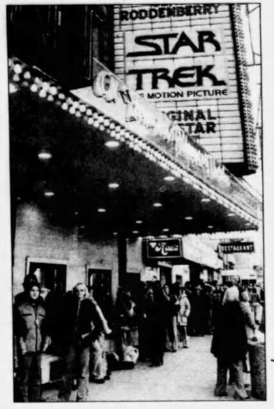 03 Theatre Paramount 00.jpg