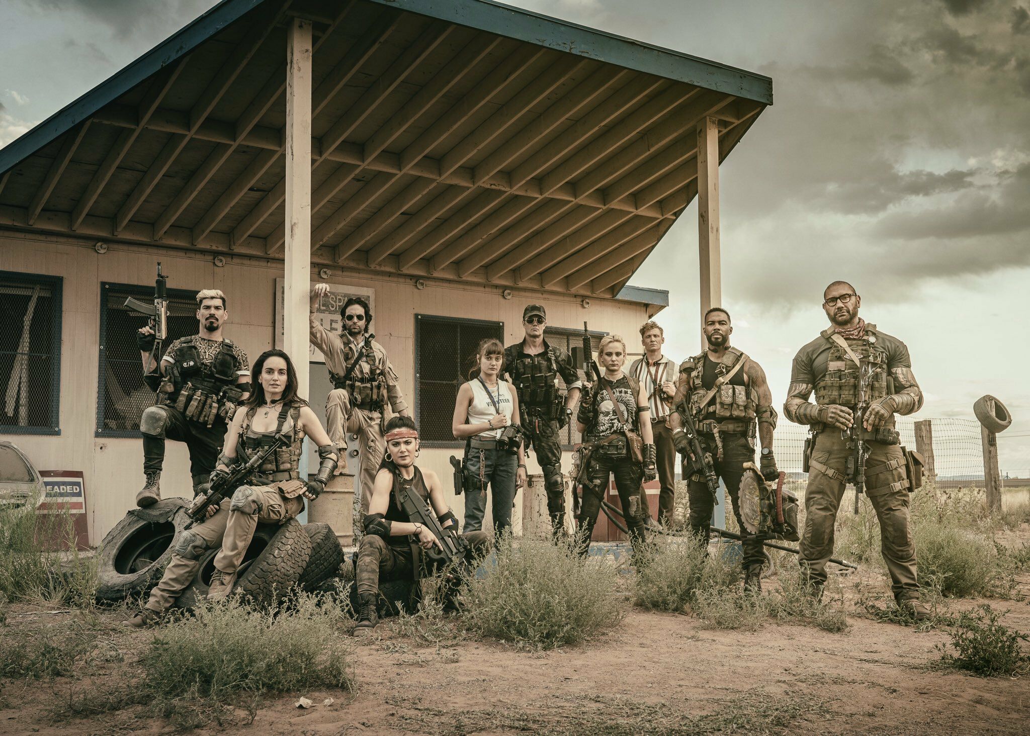 07_army-of-the-dead-cast.jpg
