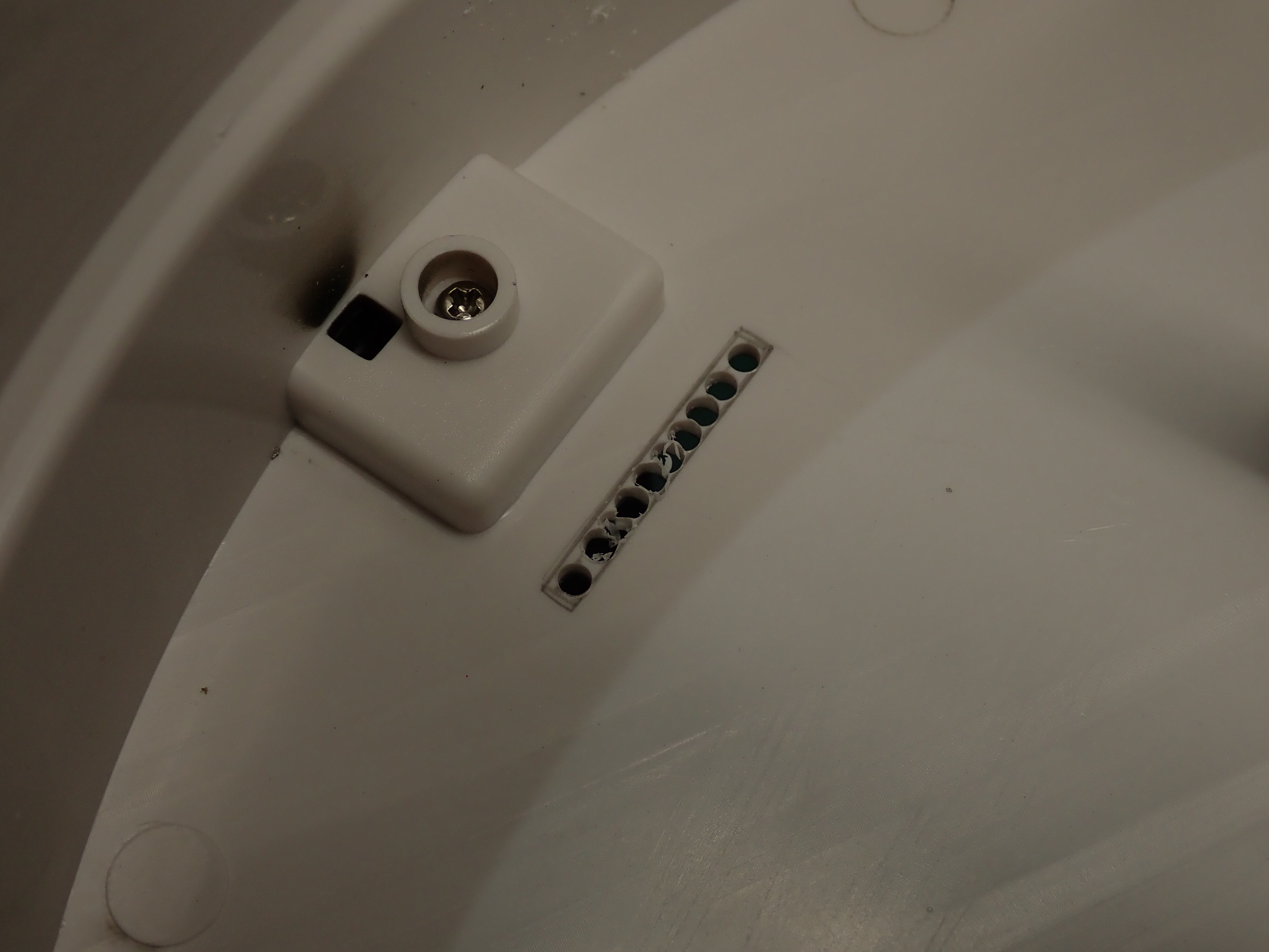 10 Aux LED Cutout 08.JPG