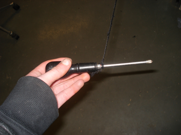 11___Other_end_tied_round_a_screwdriver.JPG