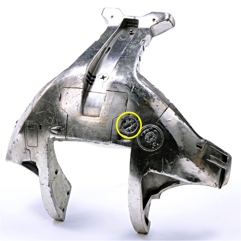123-Endoskeleton-Prop-Chest-Plate-01-ScreenUsed-Autumn-2012-Auction-01.jpg