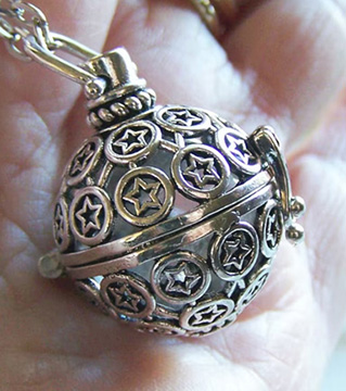 126 star pendant 03.jpg