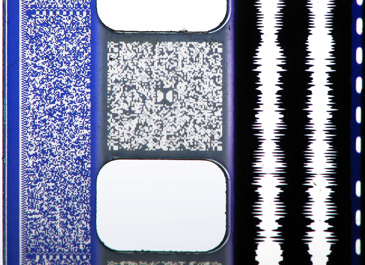 1280px-35mm_film_audio_macro.jpg