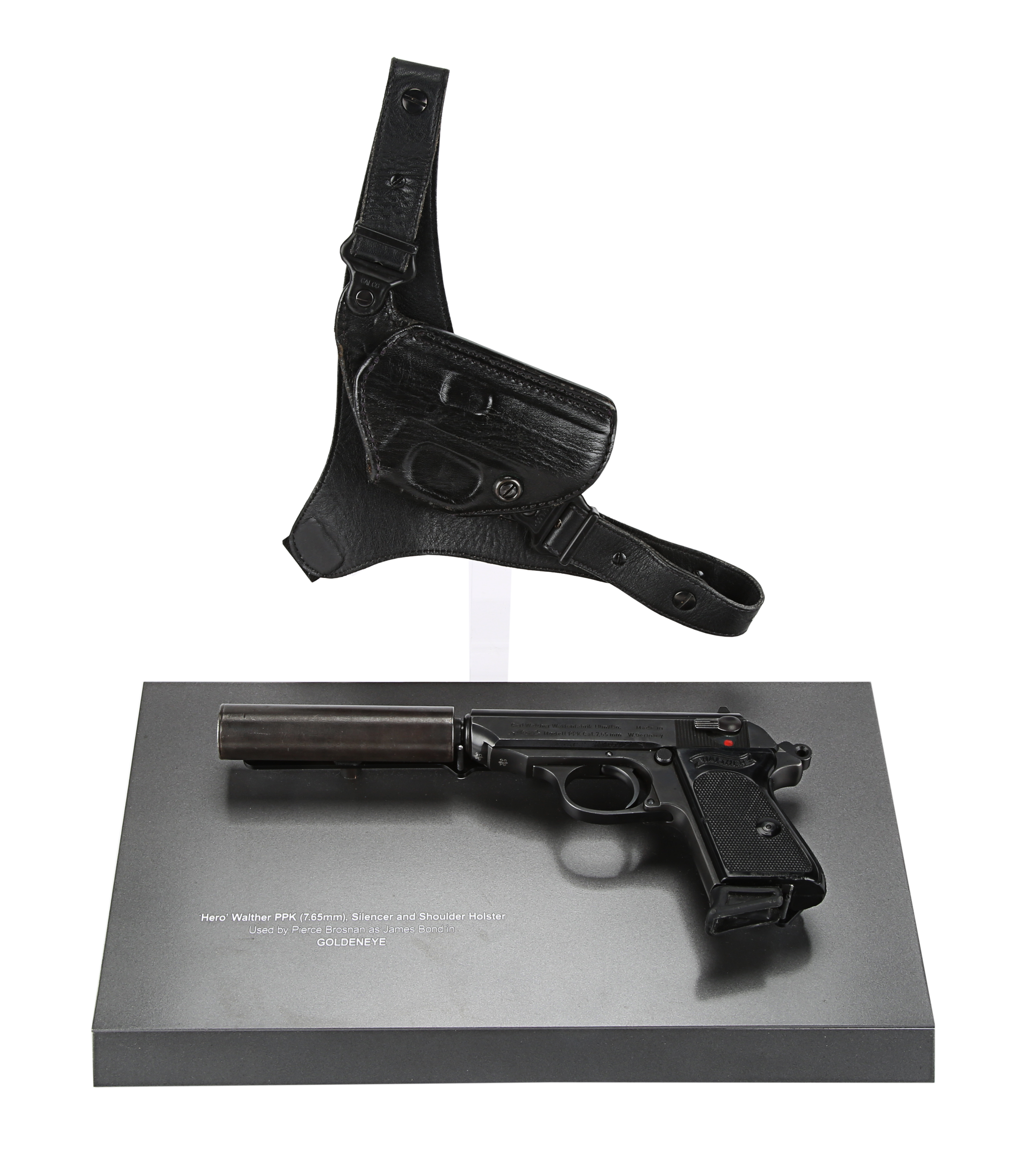 128912_James Bond's Pierce Brosnan Hero PPK with Silencer and Holster_1.jpg