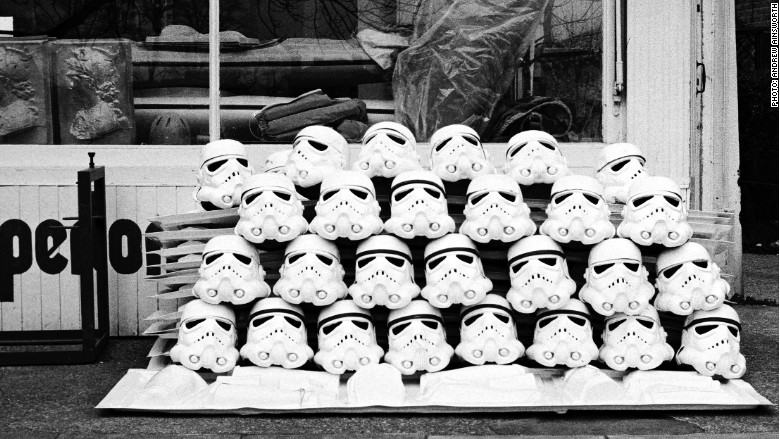 151216104736-star-wars-helmets-ainsworth-780x439.jpg