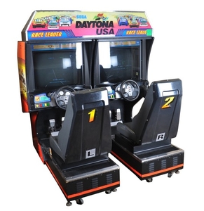 1990s-Sega-Daytona-USA-Twin-Arcade-Game_1567195256_417.jpg