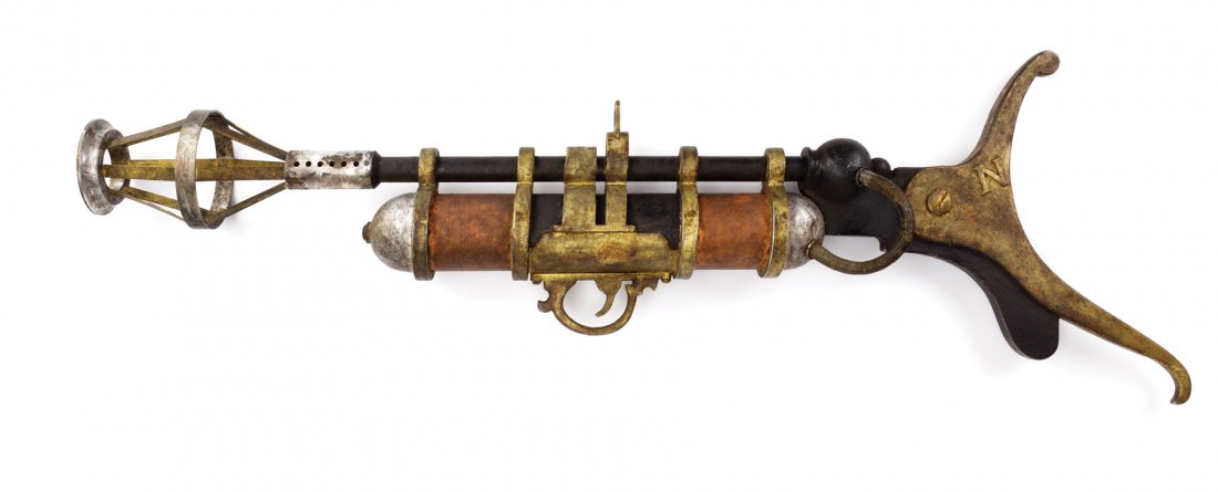 20,000 Leagues_Electric Speargun-Real Prop (4).jpg