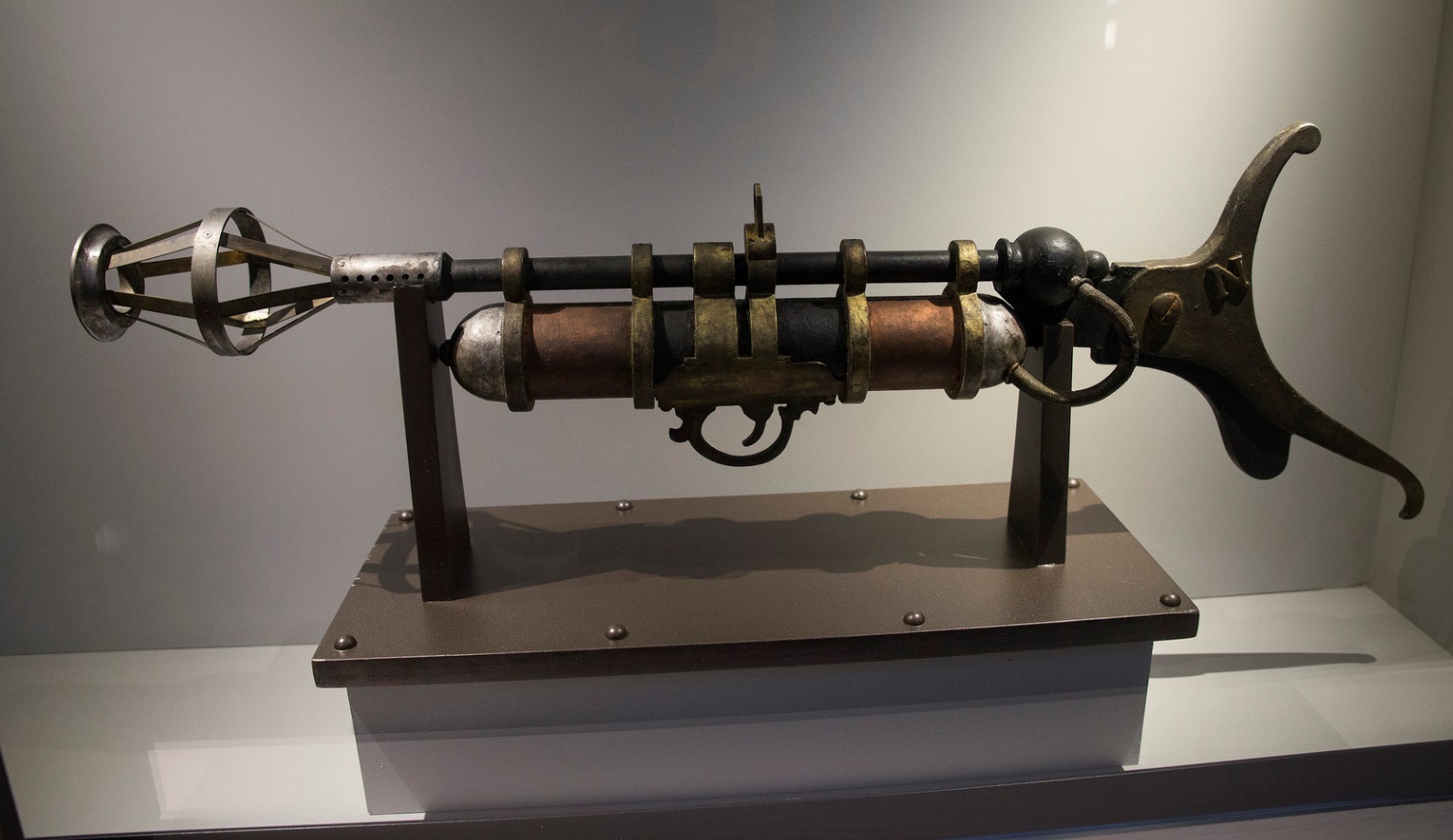 20,000 Leagues_Electric Speargun-Real Prop (6).jpg