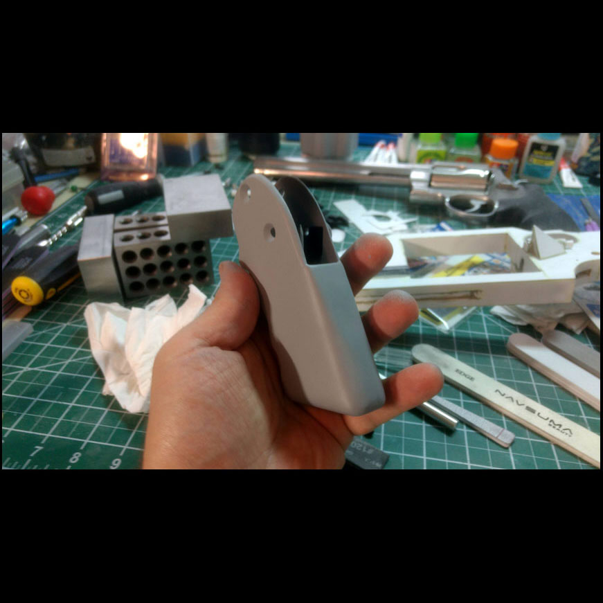 20,09 Fallout Shotgun Pistol (59) grip.jpg