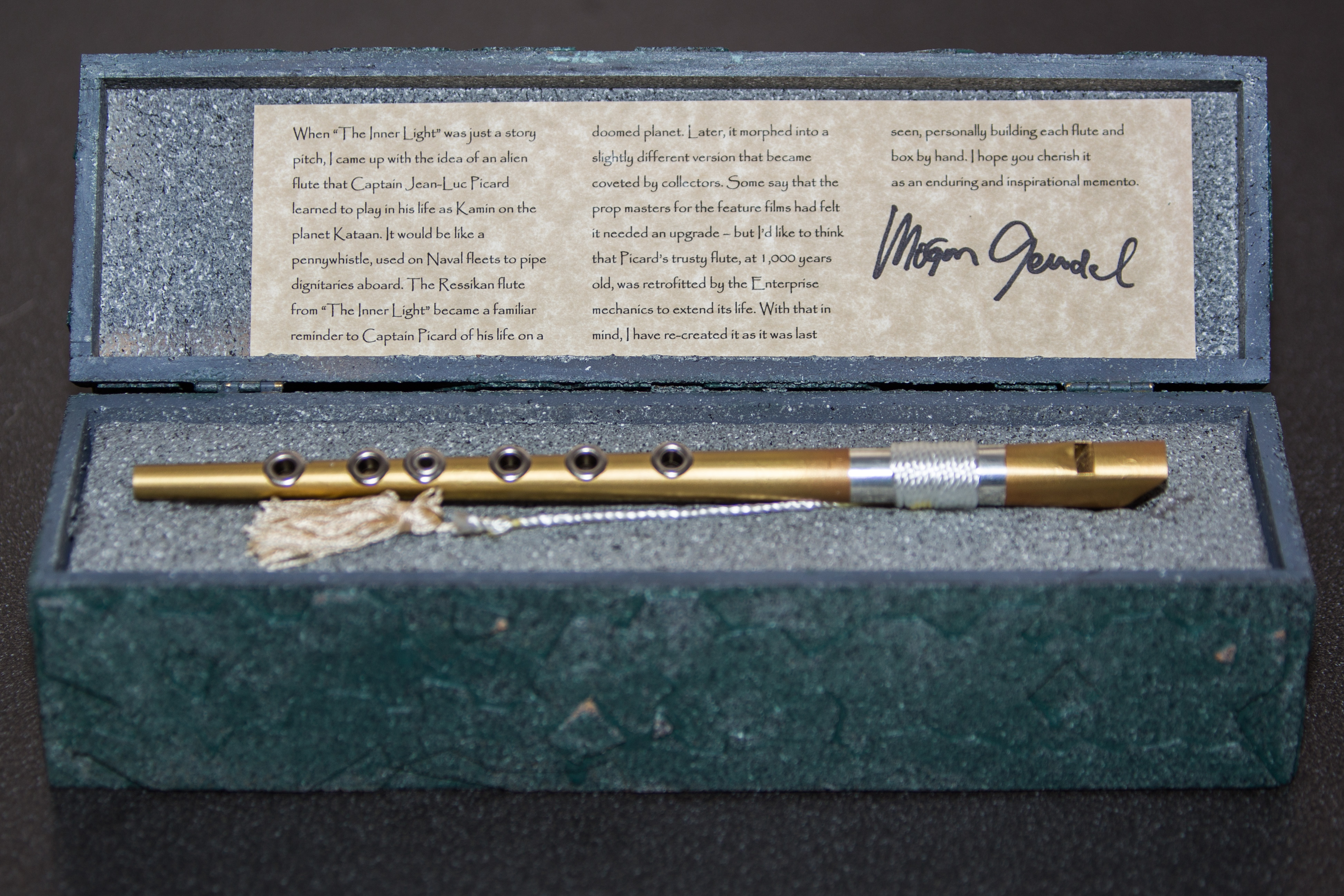 2014-05-26_Replica_of_'Ressikan_flute'_by_Morgan_Gendel_IMG_1458.jpg