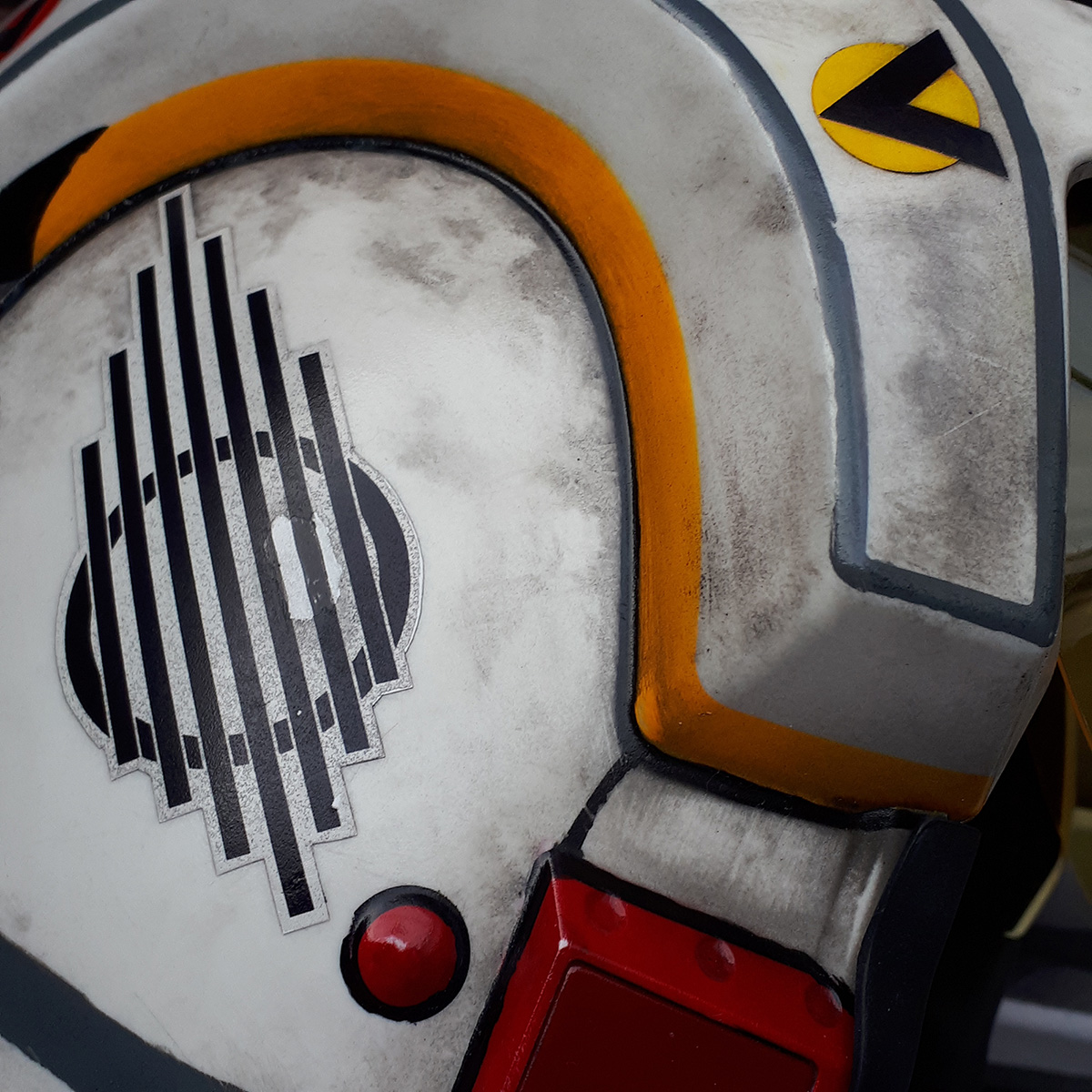 luke rebel helmet