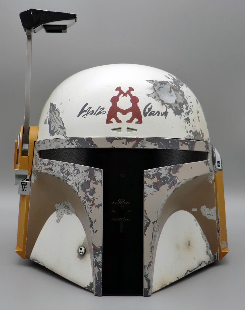 2020 Mandalorian helmet 001.jpg