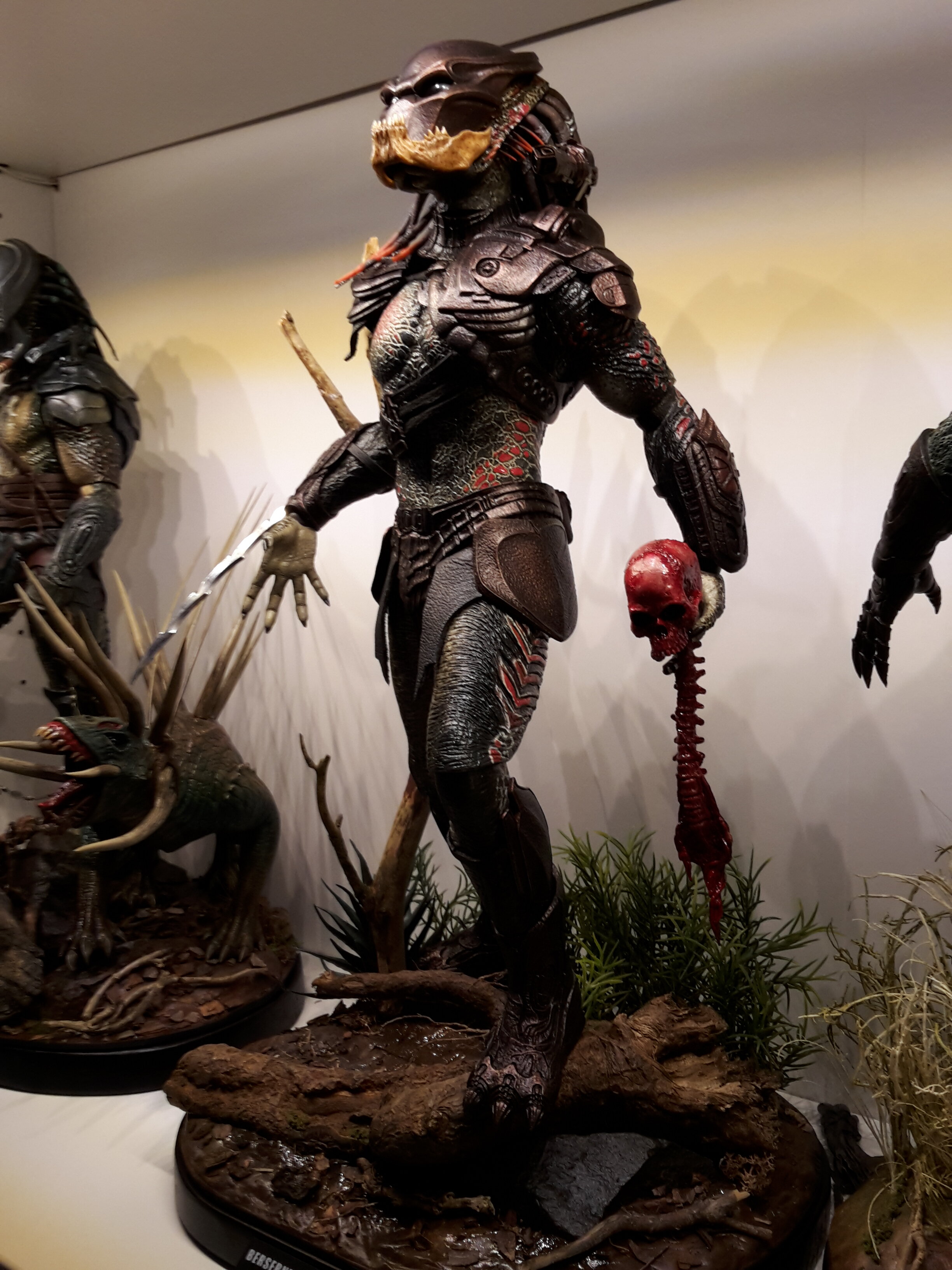 Hot toys berserker on sale predator