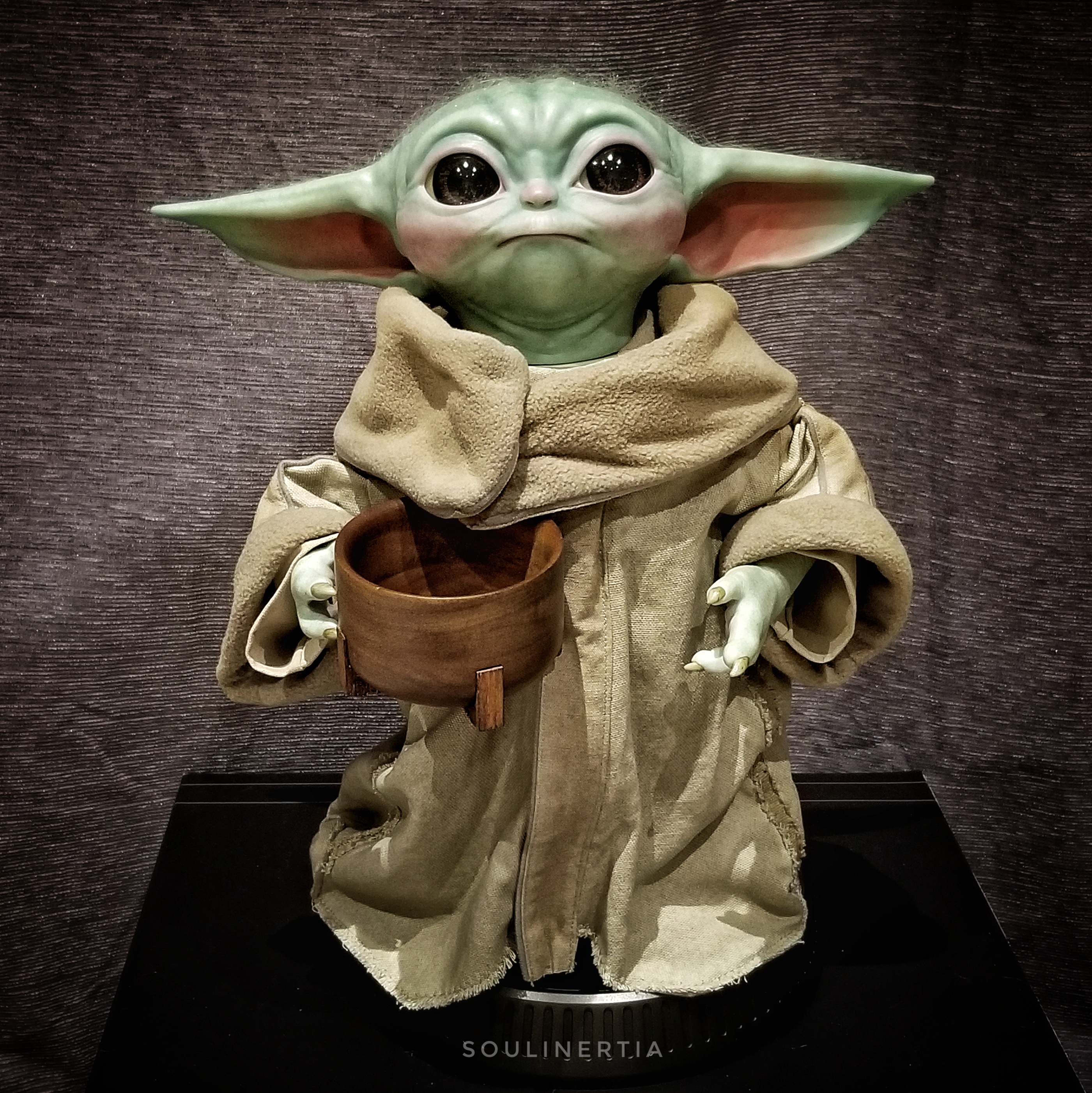 Hot toys baby yoda deals