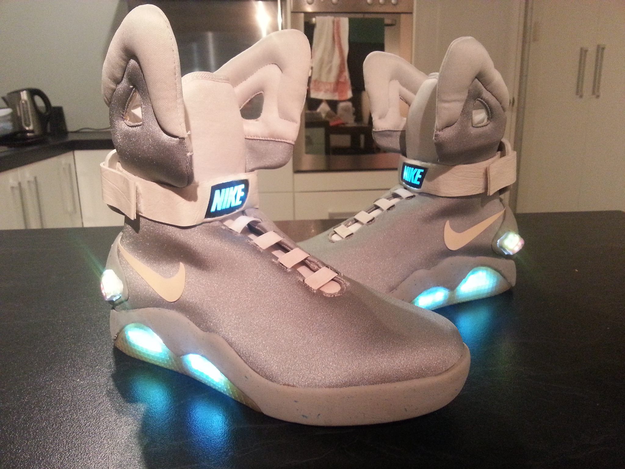 Nike mag light shoes shop