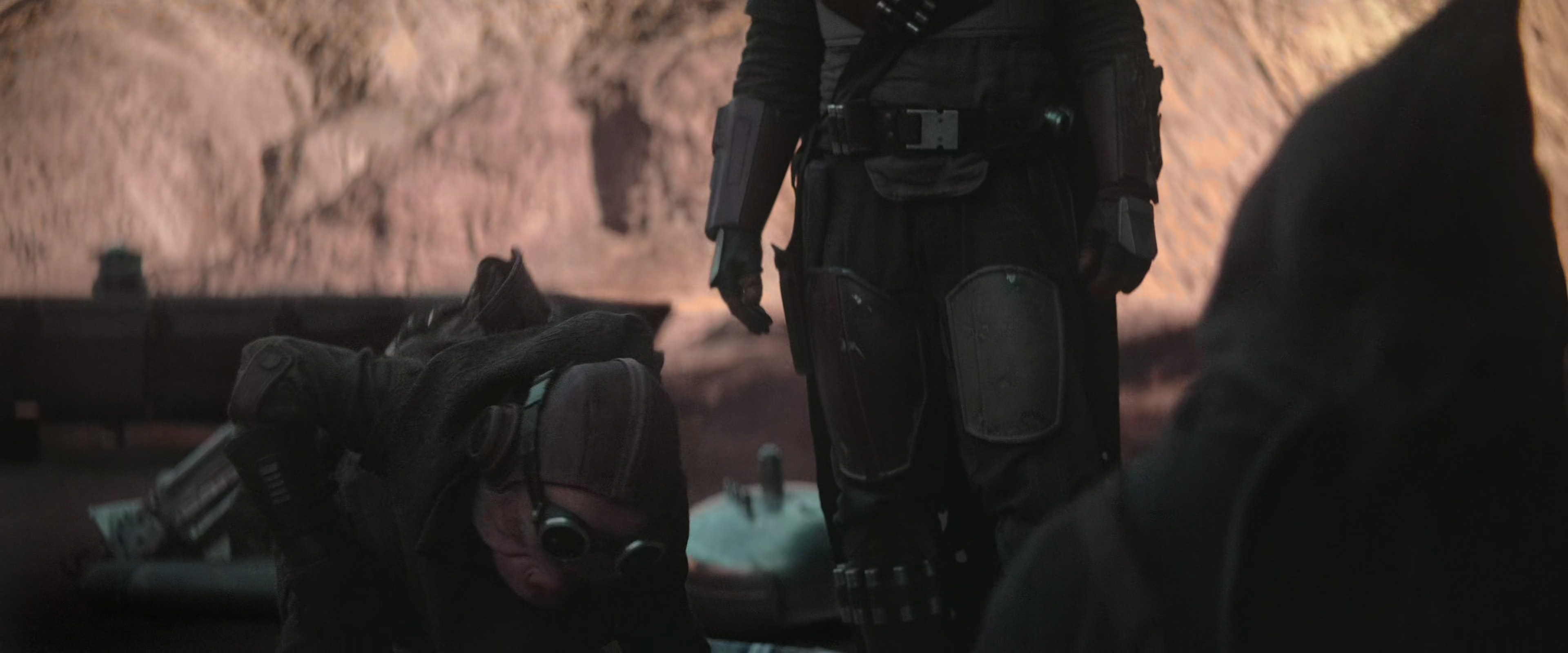 4k-mandalorians01e02-starwarsscreencaps.com-2343.jpg