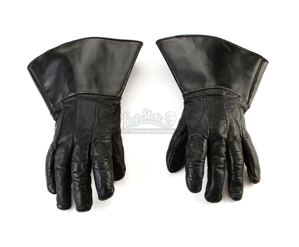 tie pilot gloves