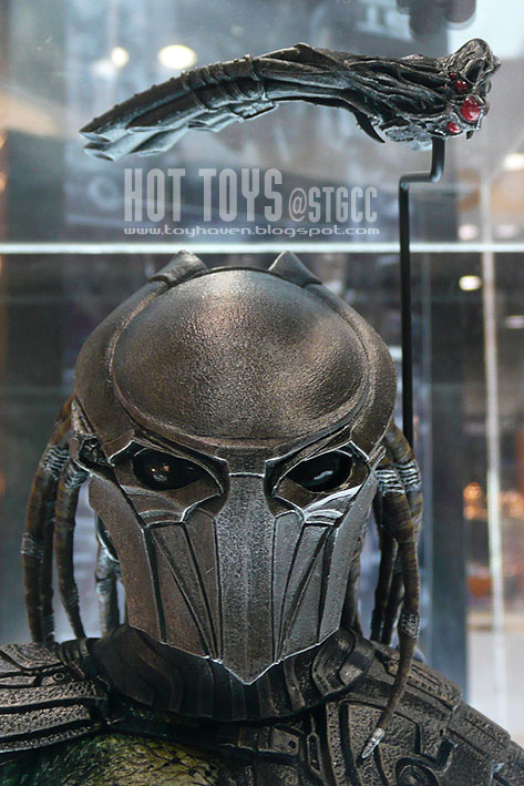 808_hot%20toys.jpg