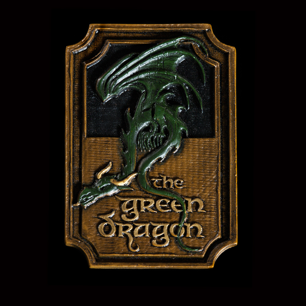 86-18-01119_LOTR_Green_Dragon_Magnet_002.jpg