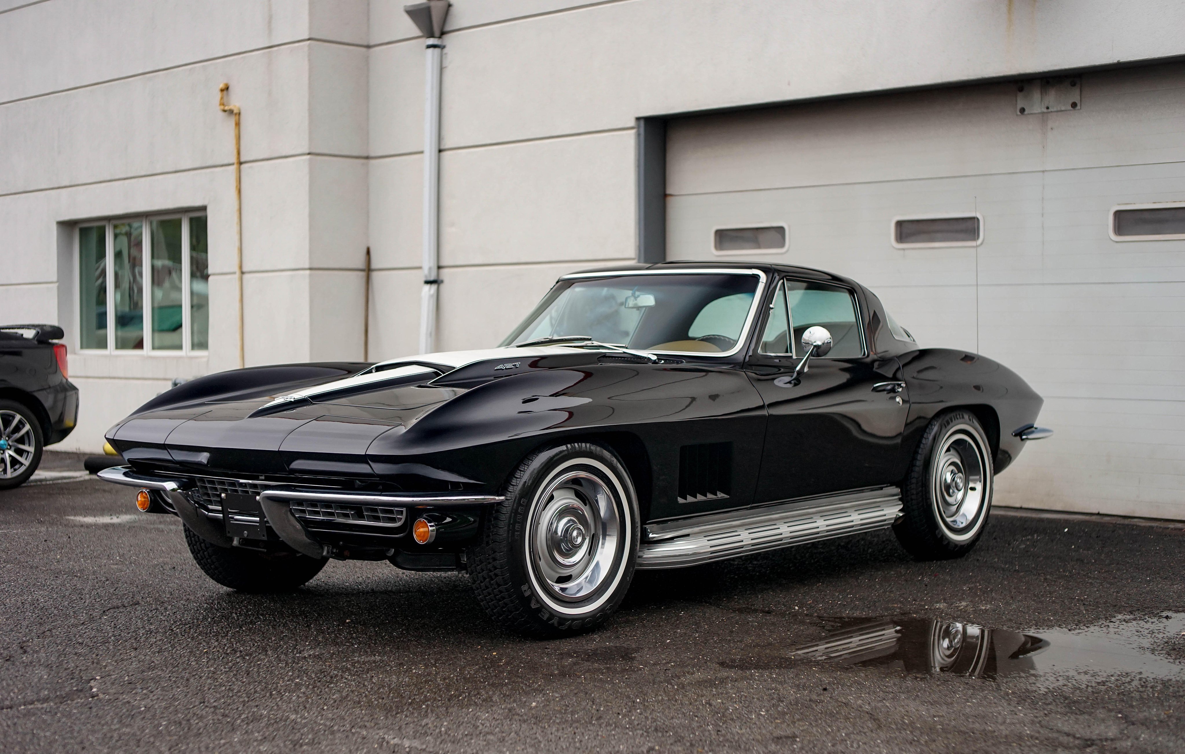 982767-1967-chevrolet-corvette-sting-ray-l36-c2-fuel-injection-cars-classic-black-1-1561924198.jpg