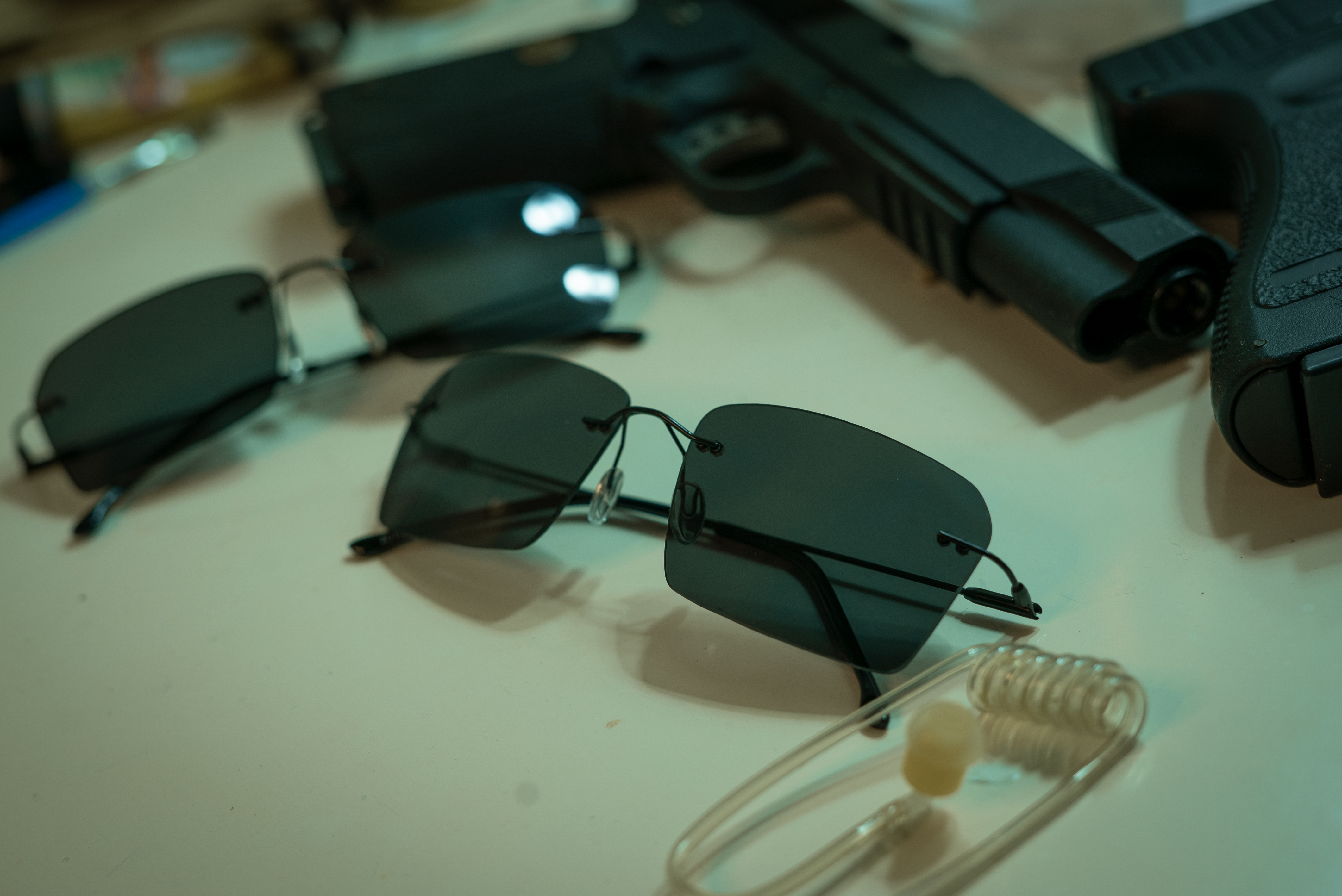 agent-sunglasses-replica-v2-v0-ev42y4jindja1.jpg