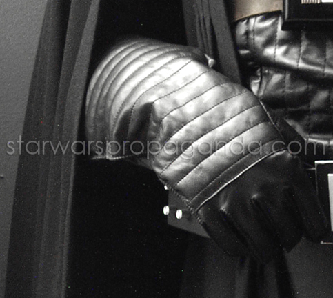 anh_glove3.jpg