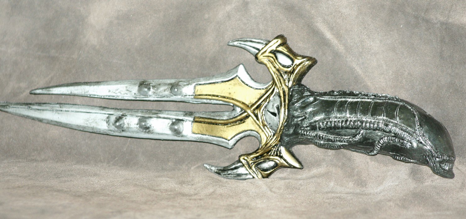 AvP_Dagger_150a.jpg