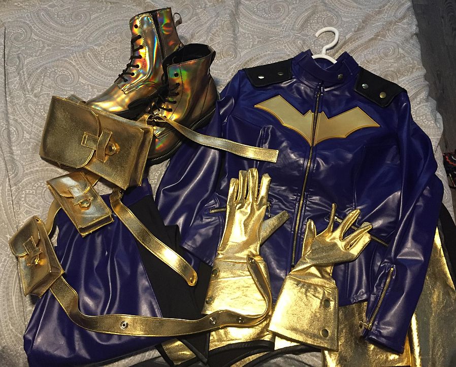 batgirl-accessories-4.jpg