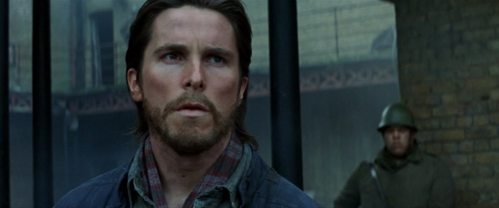 batman-begins-christian-bale-6096895-1019-425.jpg