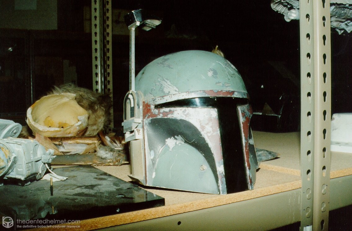 Boba-Fett-Empire-Strikes-Back-Helmet-05.jpg