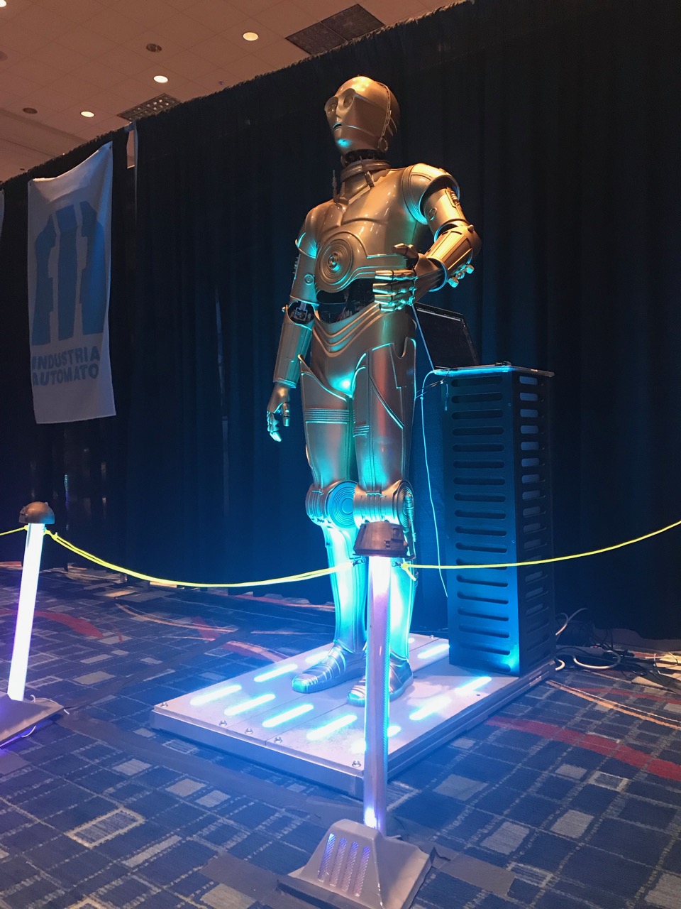 C-3PO at SWCC (10).jpg