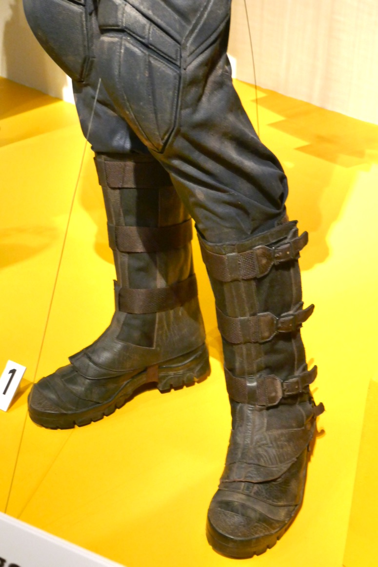 Captain store marvel boots