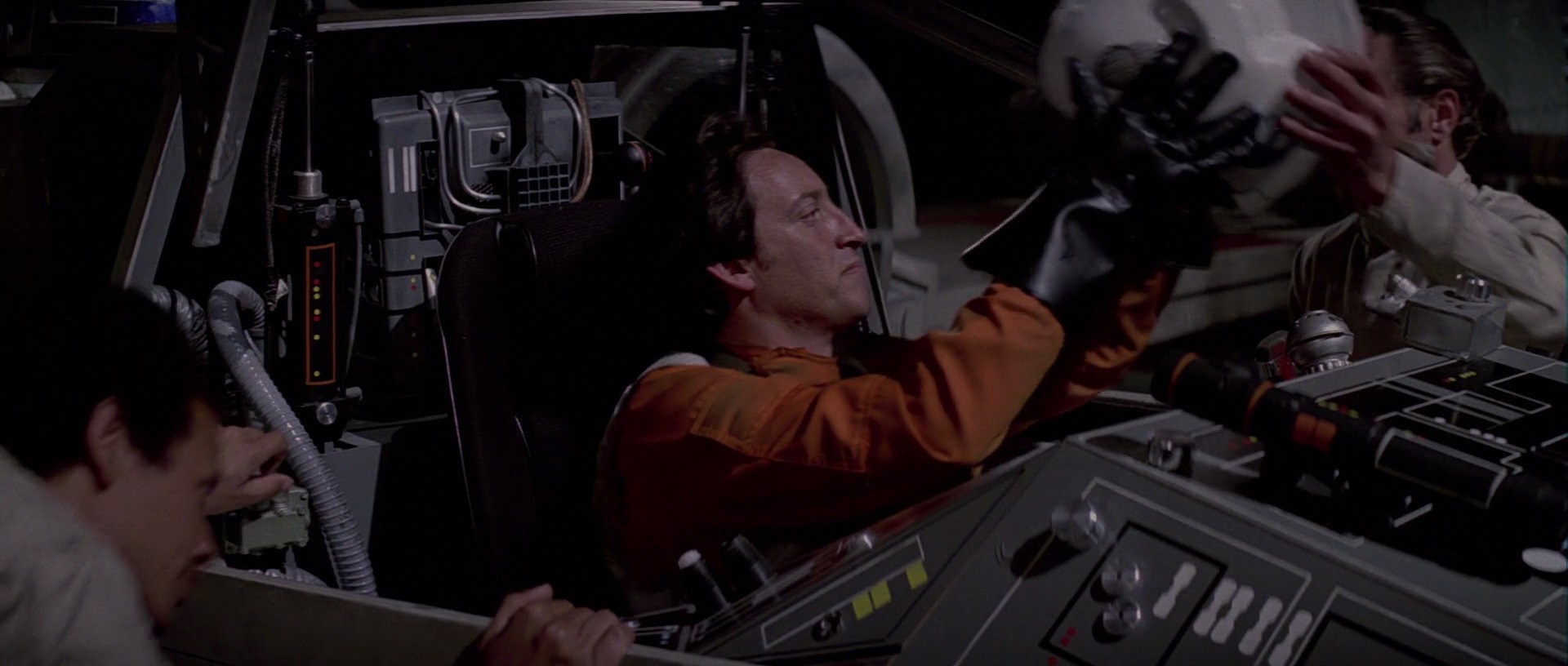 closeupxwingcockpit1.jpg