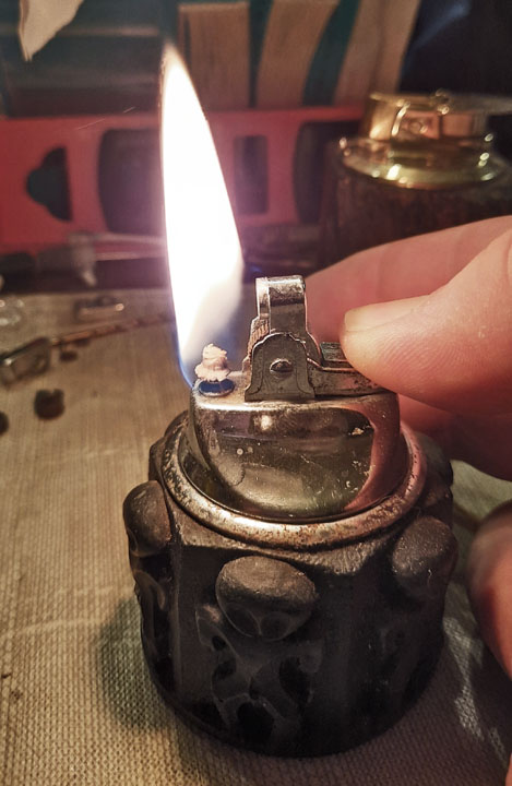 Coco Joe Tiki Lighter 03 Lit.jpg