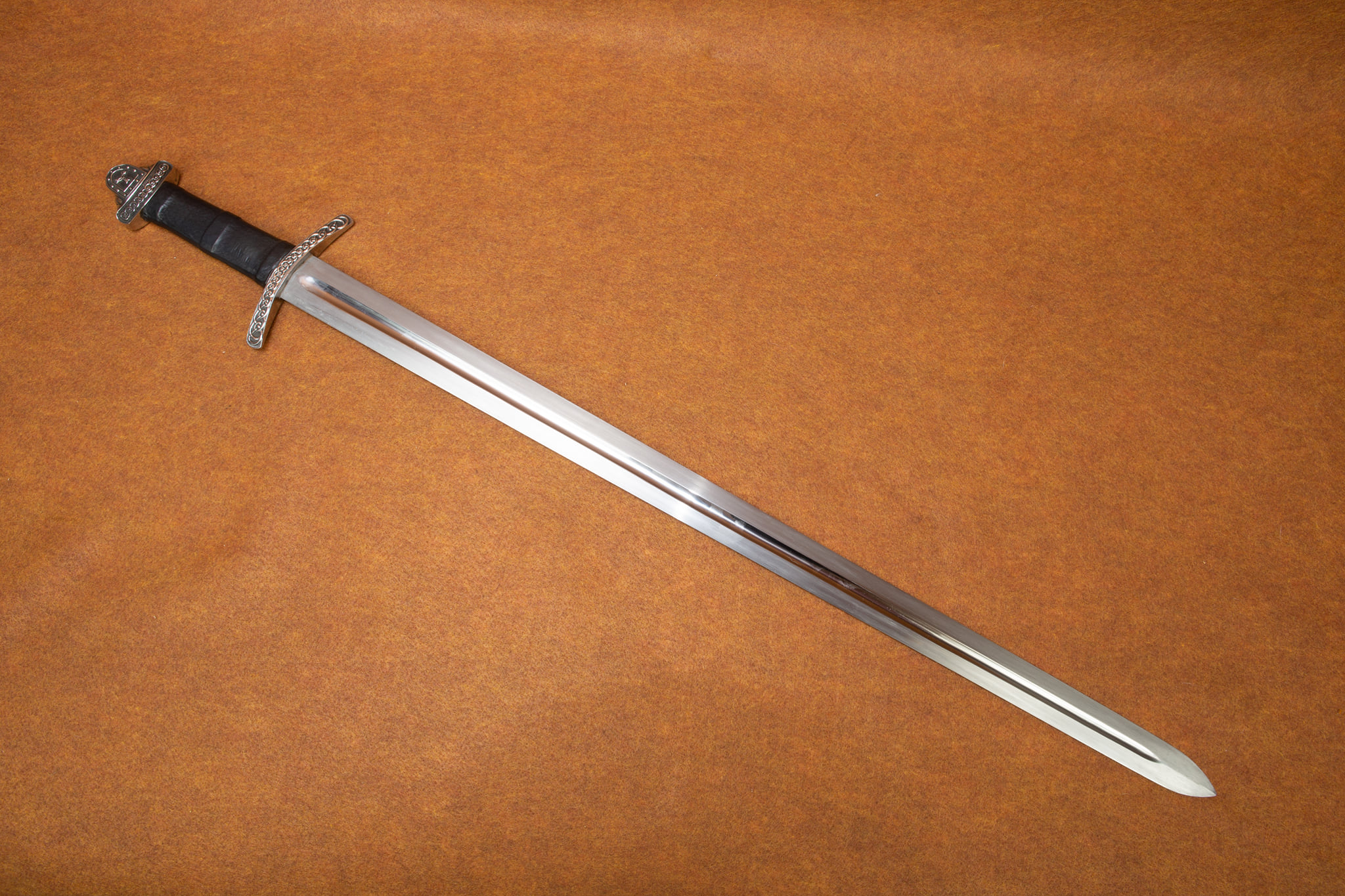 Cold Steel Viking Sword -- 7th-11th century.jpg
