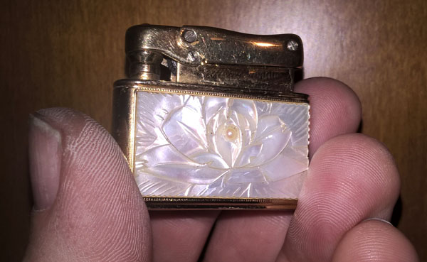 Colibri Mother of Pearl Wick Lighter 02s.jpg