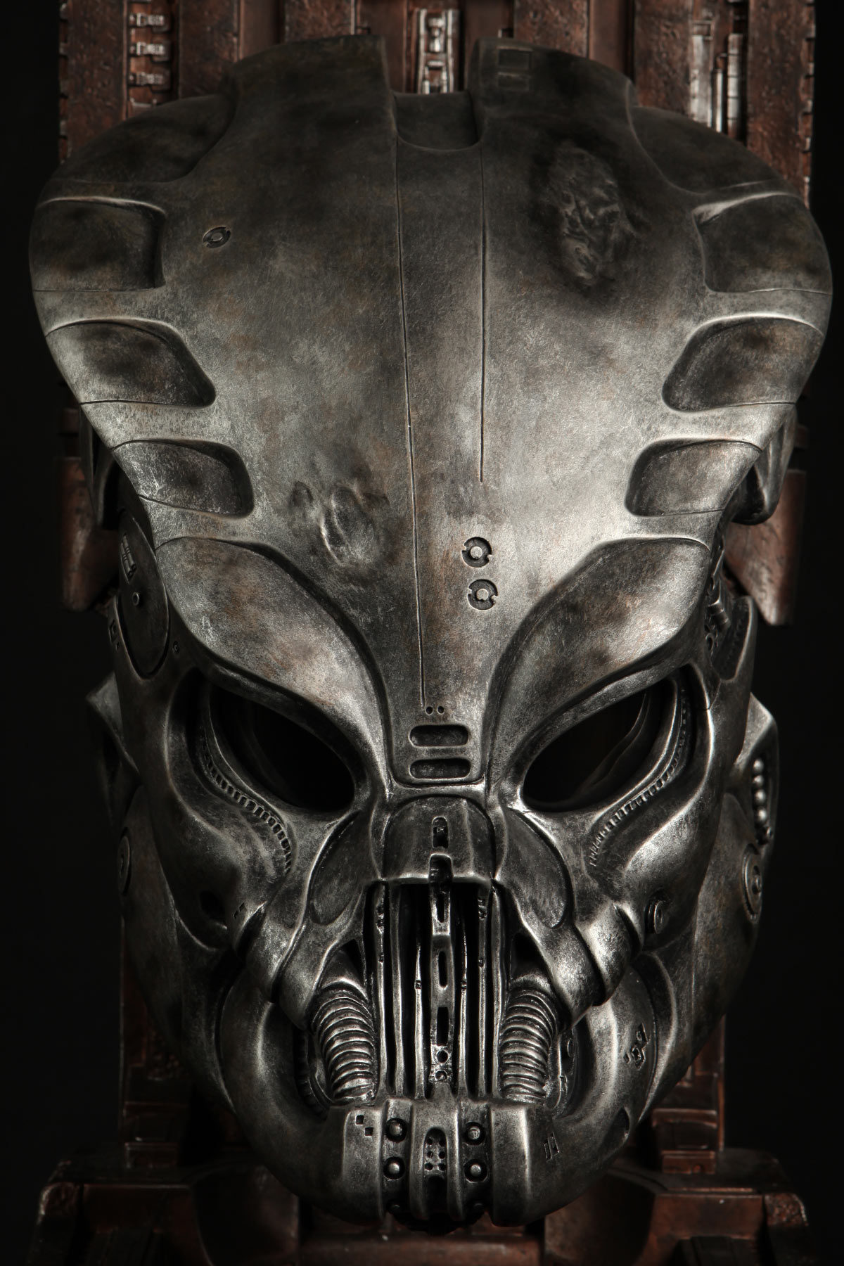 cool-props-predator-guardian-gort-mask-01.jpg