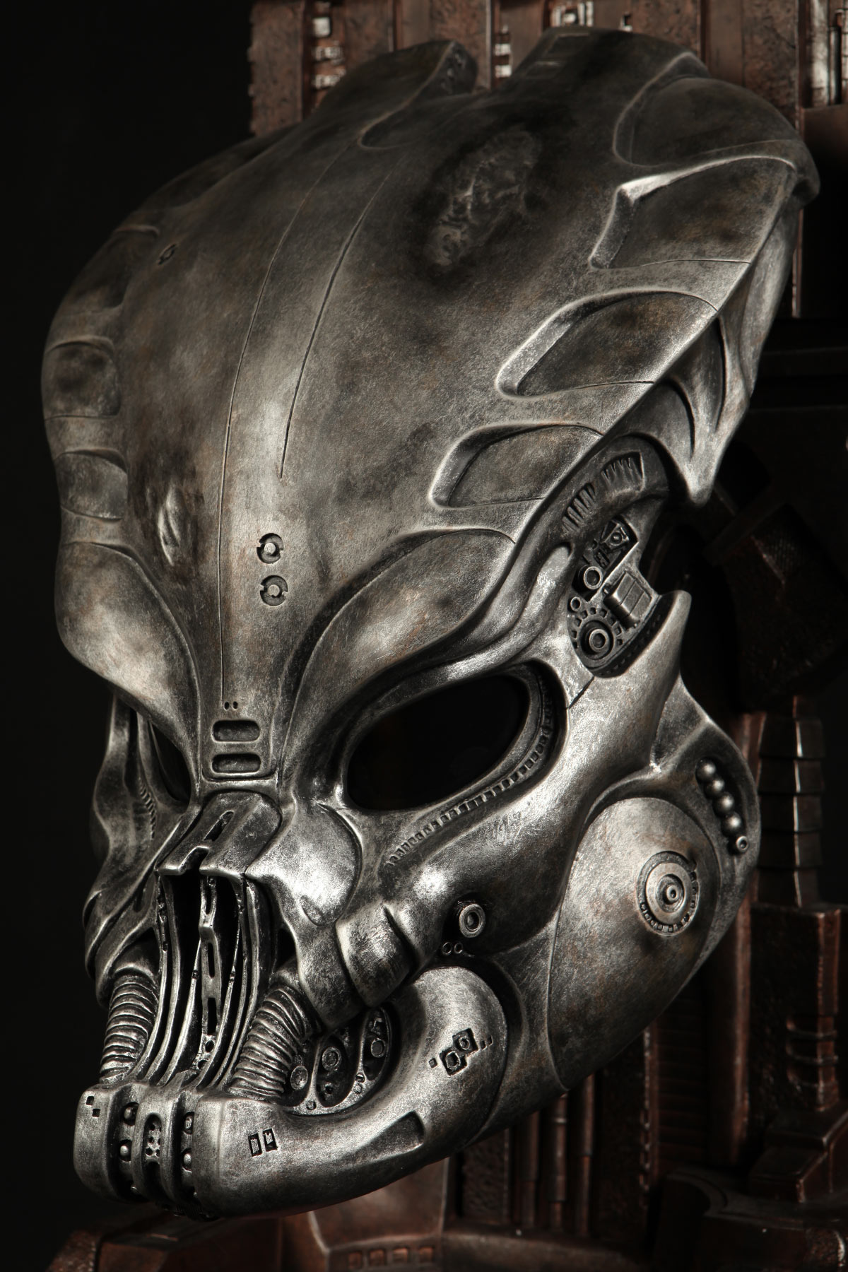 cool-props-predator-guardian-gort-mask-02.jpg