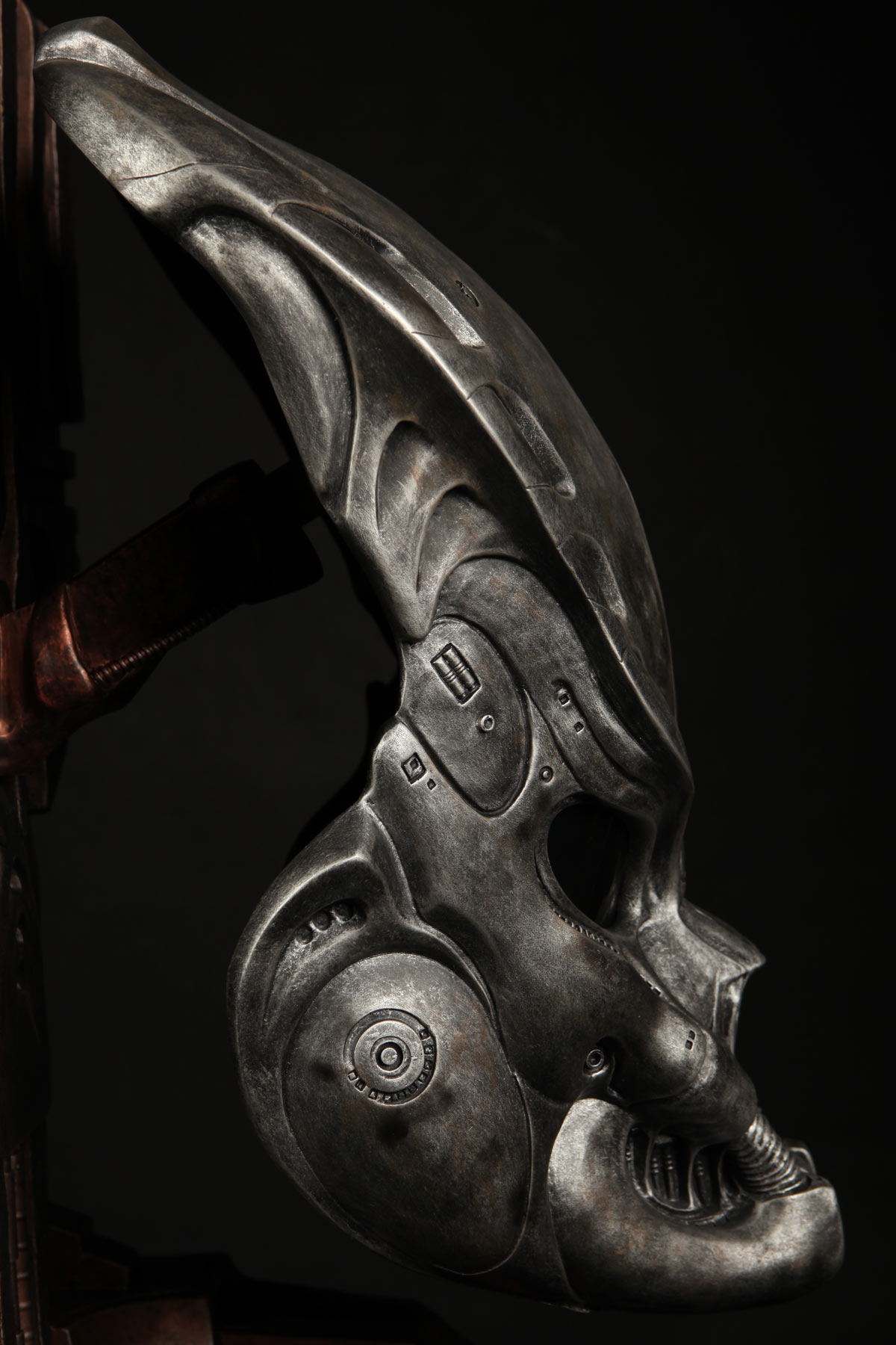 cool-props-predator-guardian-gort-mask-03.jpg