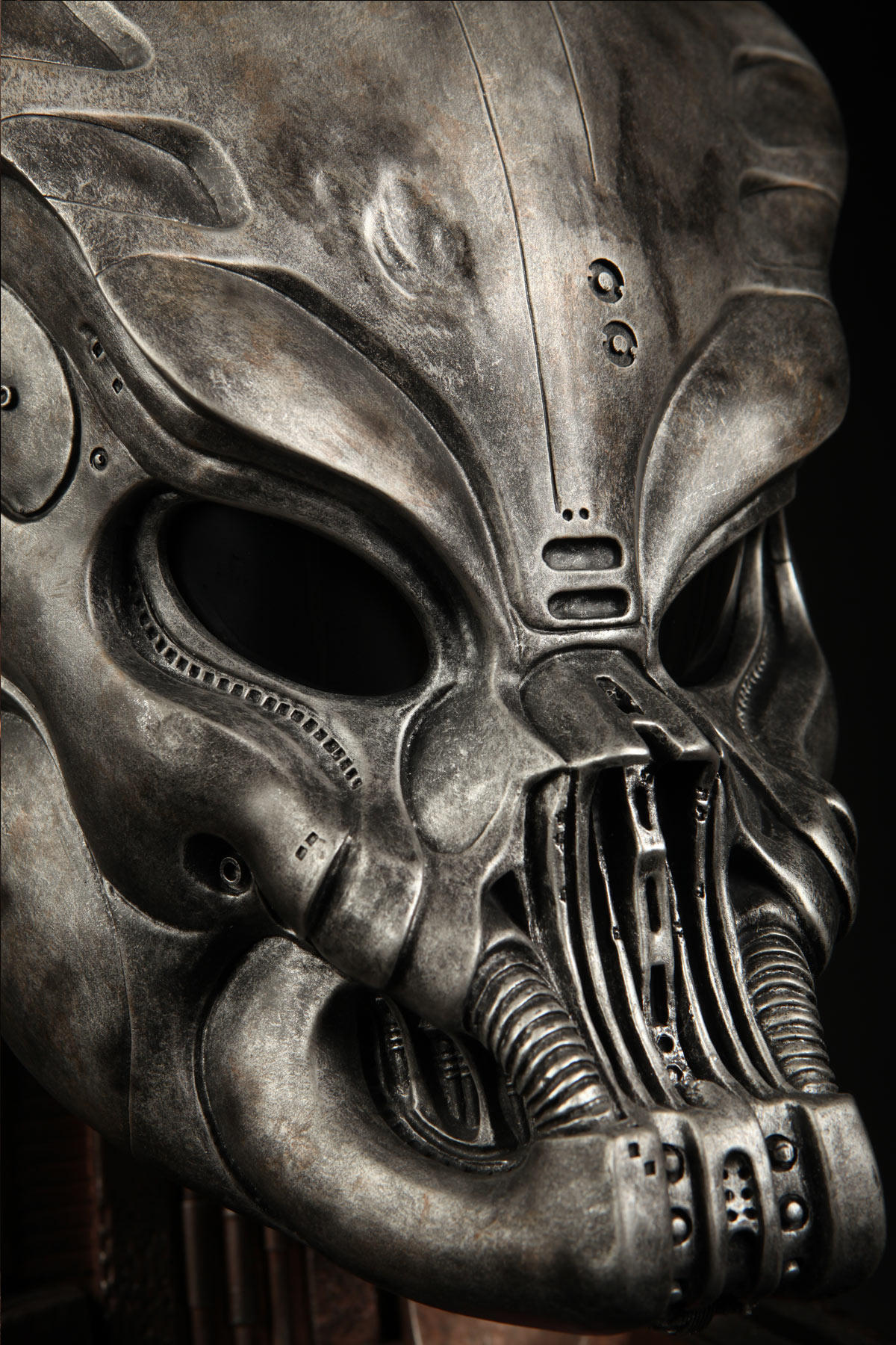 cool-props-predator-guardian-gort-mask-04.jpg