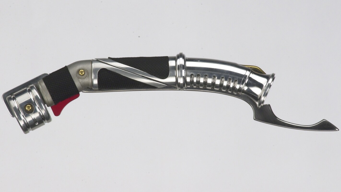 count-dookus-lightsaber_b5744c18.jpg