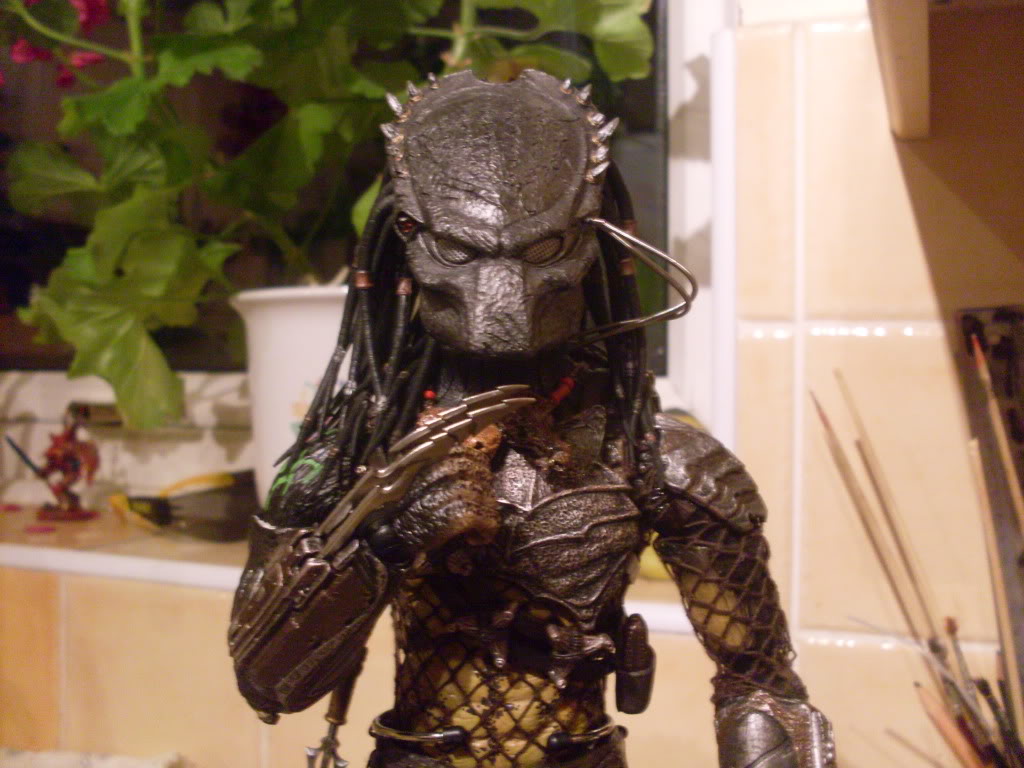 WP1 s Custom Hot Toys AVPR Wolf Predator RPF Costume and Prop