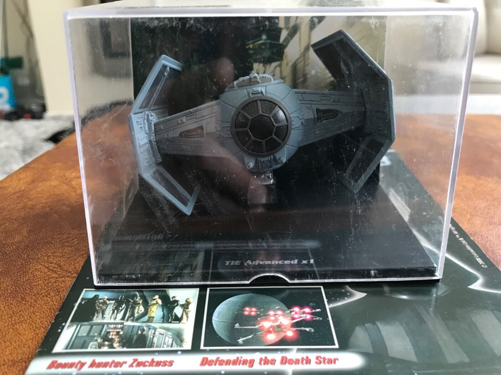 Deagostini-Darth-Vaders-Tie-Advanced-x-1-Starships-02.jpg