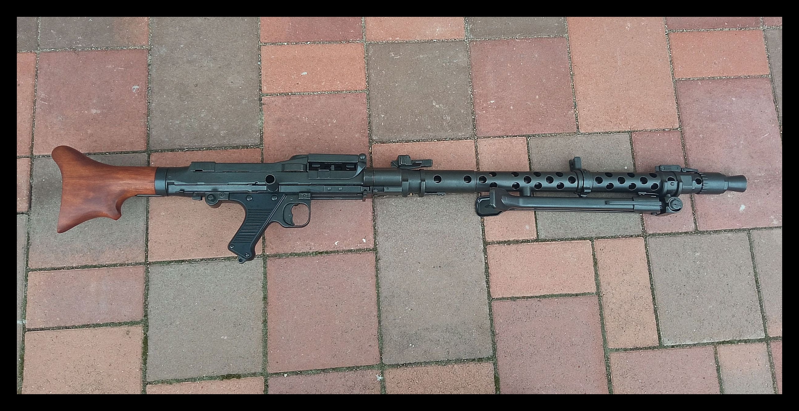 Denix MG34 04.jpg