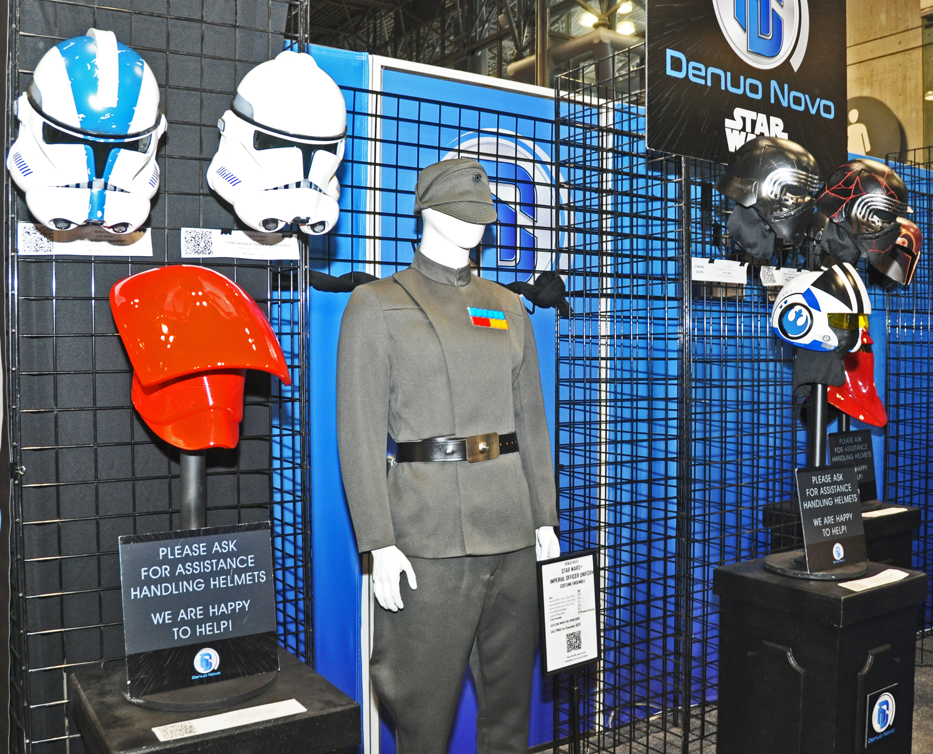 Denuo Novo Star Was Costumes NYCC 2022.jpg