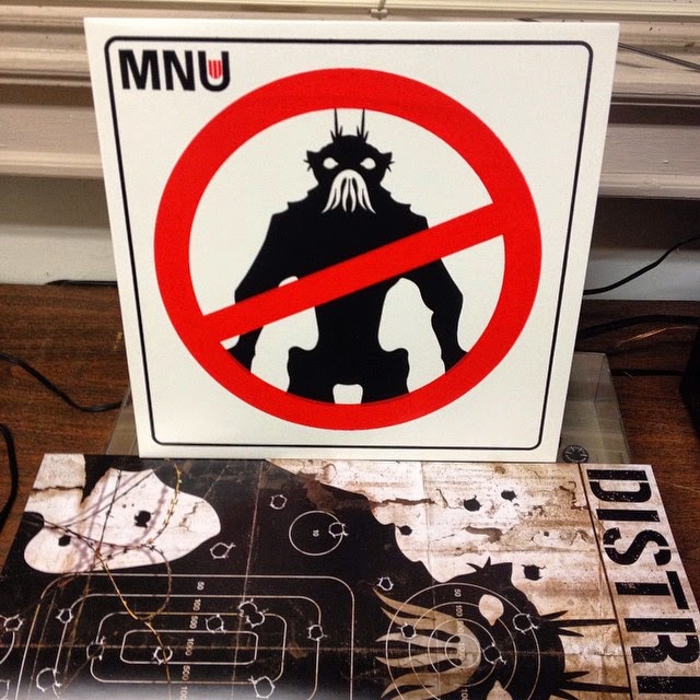 District9_vinyl04.jpg