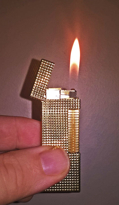 Dunhill Rollagas Gold Hobnail Lit s.jpg