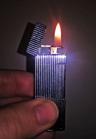 Dunhill Rollalite Lit s.jpg